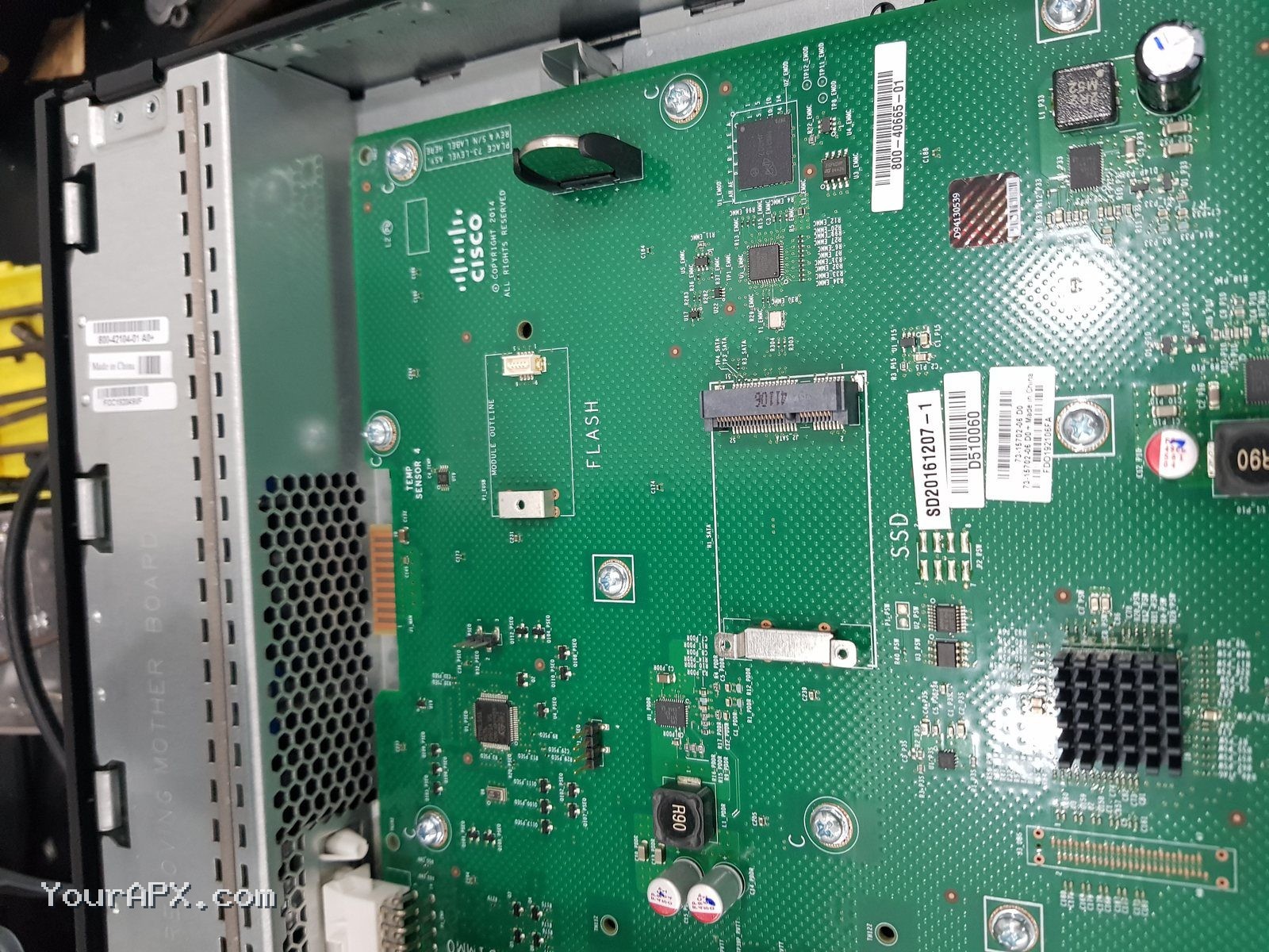 Mainboard Cisco ISR4351/K9 trong quá trình khoanh vùng lỗi.