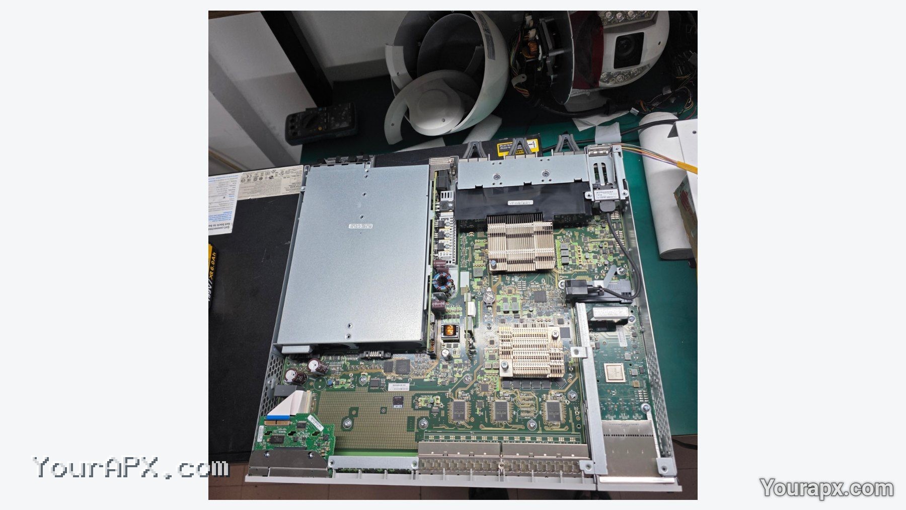 sửa switch Cisco C9300-24T-A V03 - hình ảnh chi tiết 5