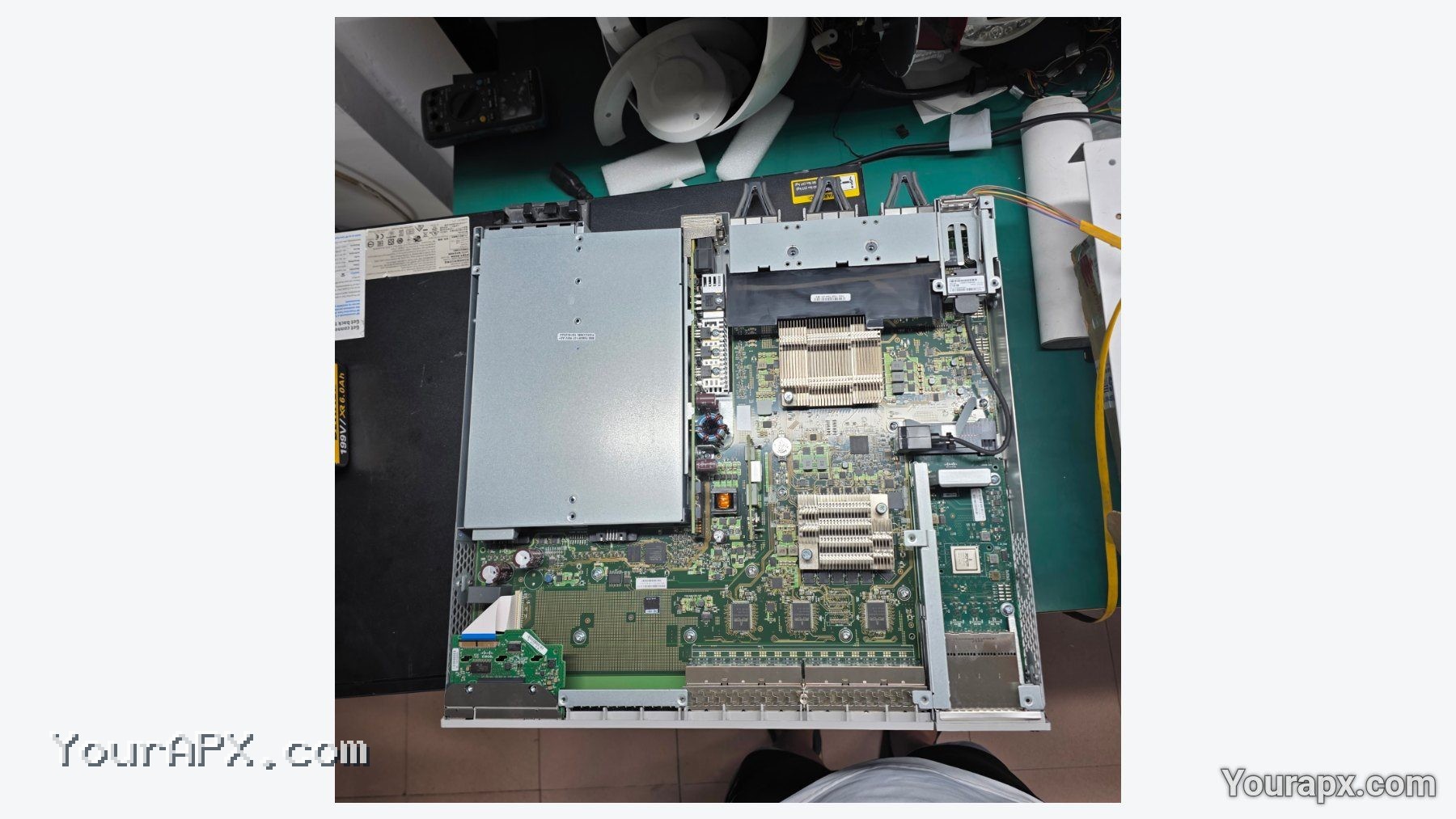 sửa switch Cisco C9300-24T-A V03 - hình ảnh chi tiết 6
