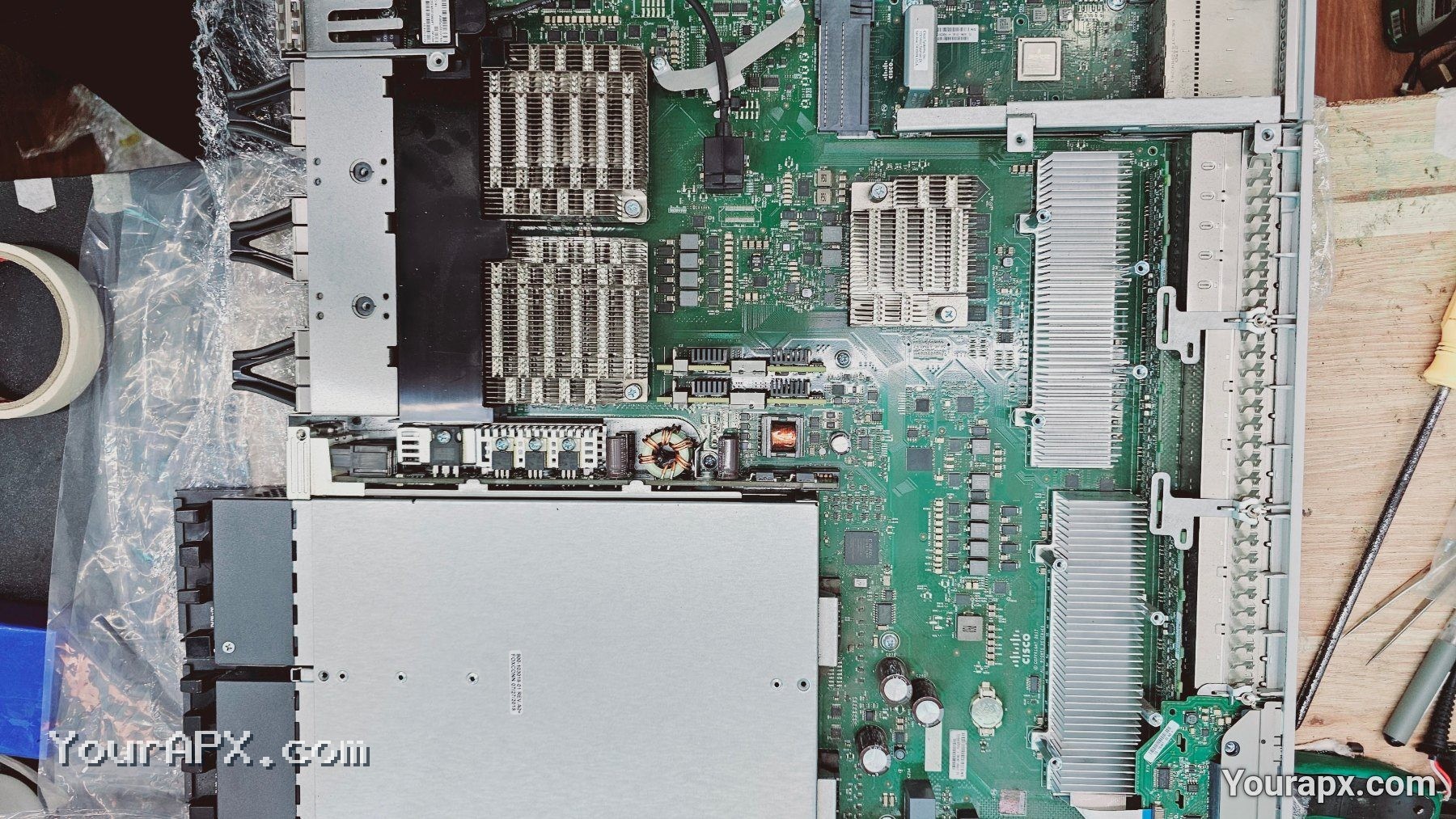 sửa switch Cisco C9300-48UXM-A V01 - toàn cảnh thiết bị